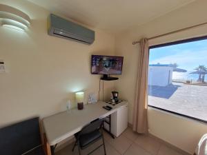 #53 Bungalow Seaside Hotel & Victors RV Park