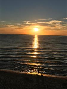 Dworek Dębina - Idealny dla Rodzin i Przyjaciół - Wspólna Sala do Biesiadowania , Plaża przyjazna Psom