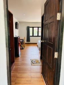 Apartment Wat Sawang Arom 08