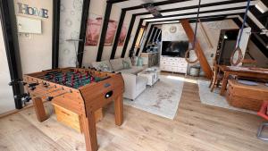 Gemütliches Ferienhaus in der Eifel mit Pool, Tennisplatz, Minigolf und nahem See