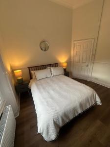 Ladbroke Grove Station -Stunning, Stylish Brand new apartment