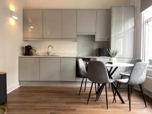 Ladbroke Grove Station -Stunning, Stylish Brand new apartment