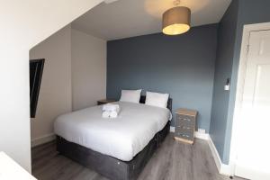 Large 4-Bedrooms Corporate Flat, Free Parking - Amazing Location