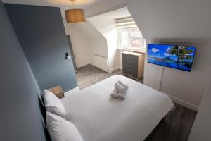 Large 4-Bedrooms Corporate Flat, Free Parking - Amazing Location