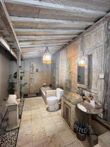 Secret Wooden Cabin - Lilac Suite