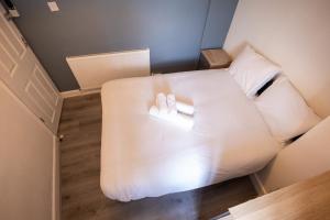 Large 4-Bedrooms Corporate Flat, Free Parking - Amazing Location