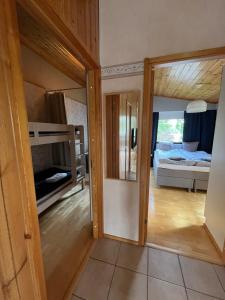 Semi-detached cottage by the lake