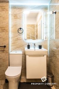 Central Spacious Apartment 104 B3