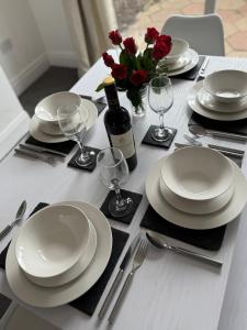 3BR Sleeps 5 Garden&Parking-Great for Contractors