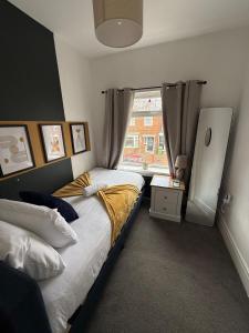 3BR Sleeps 5 Garden&Parking-Great for Contractors