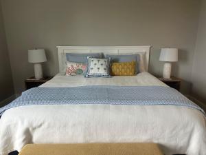 King Bed, Beach Views, The Salt Surf Shack