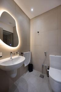 88 Escape by Spacey Pool-Modern-Prime spot #73-