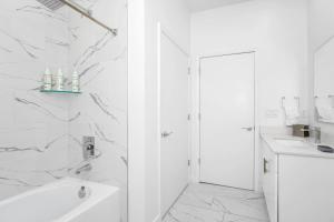 6BR Retreat Pool, Parking and Near Disney