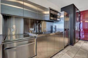 35th Floor luxury unit with panoramic Strip views