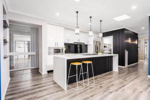 Stylish Spacious 5BR Multifunctional Retreat Home