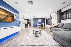 Stylish Spacious 5BR Multifunctional Retreat Home