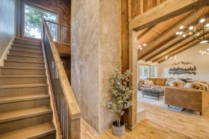 Family Lodge - Hot Tub-Theater-Game Room-Fire Pit