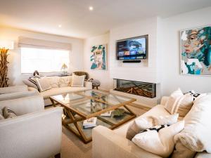 Calm Waters Luxury Beach House