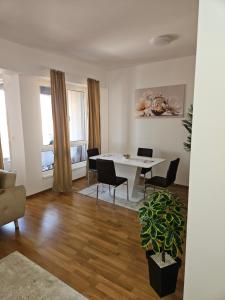 Lux Mimi Apartments