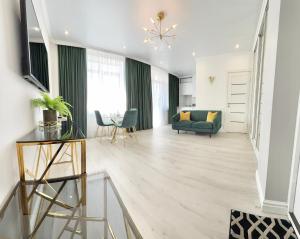 Luxury Emerald Apartments