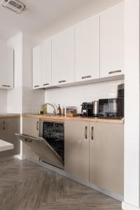 CLUJSTAYS Bright Central Apartments