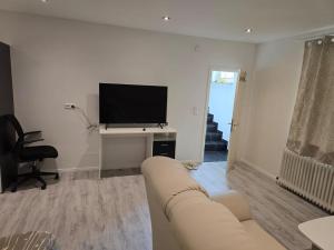 1-Zimmer Woh Souterrainwohnung