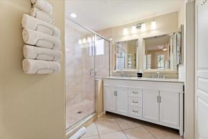 Lux Condo Pool, Jacuzzi, Gym & Golf Access