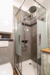 Tour Eiffel - Studio balcon - Paris 16e - Calme