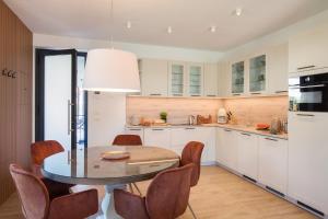 Apartment Petra with Pool