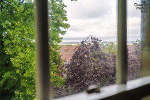 2 Bedroom Top Floor Apartment that Sleeps 4