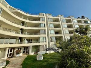 Hermoso depto en Av Marina primera linea al mar