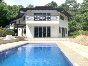 Dominical Beach 15 min Private Retreat Casa Grande