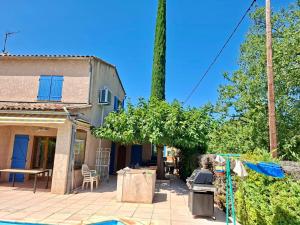 Villas Villa with pool in Taradeau : photos des chambres