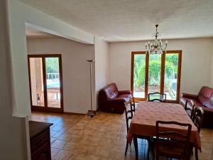 Villas Villa with pool in Taradeau : photos des chambres
