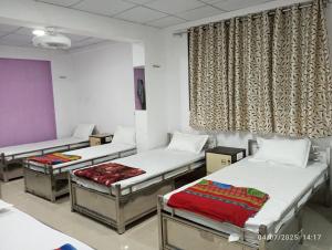 Shiv Sai Dormitory AC