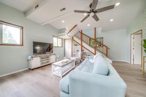 Less Than 1 Mi to Lake Washington Peaceful Apt in Kenmore