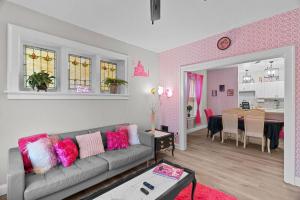 Barbees Dream Home Near Botanical Gardens