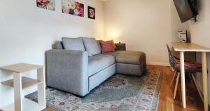 Steps to the American and Spanish embassies