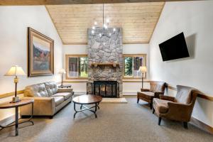 Wildwood Suites 206 by Ski Country Resorts