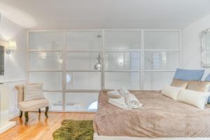 Modern Oasis Near Mdina with Rooftop Pool & View