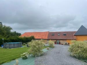 Au cœur du marais,Le léonin