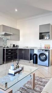 Luxury Lakeview Retreat