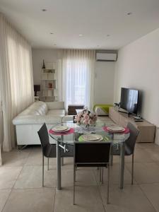 Ilary Home