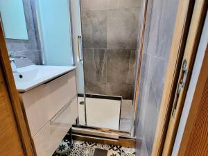 Appartement rénové, ski aux pieds, balcons, 3 pièces pour 8 pers. - FR-1-346-519