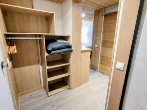 Appartement rénové, ski aux pieds, balcons, 3 pièces pour 8 pers. - FR-1-346-519