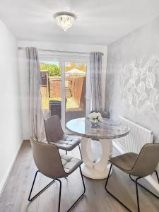 3BR with Ensuite & Downstairs WC