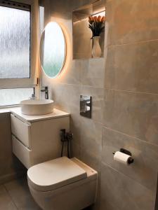 Cozy Single Room in Spacious Bow House