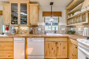 18 Mi to Ski Apache - Ruidoso Home Fit for Family!