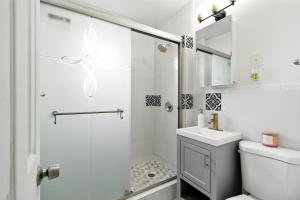 3BR - Parking Privado y WiFi Rápido Cerca MetLife