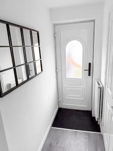 3BR with Ensuite & Downstairs WC